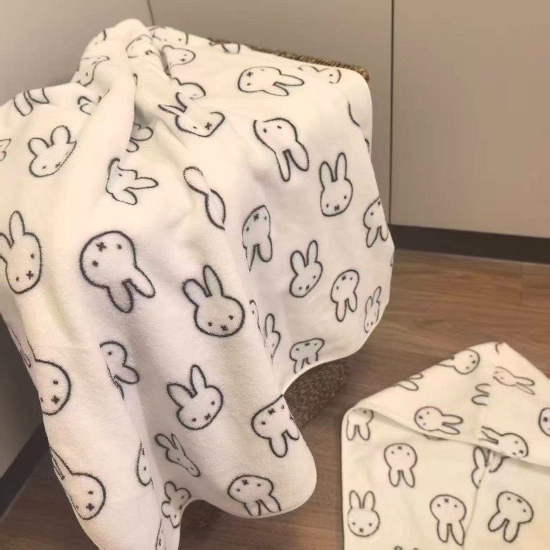 Eenvoudig Miffy Rabbit Zoet en - Home Goods Bathroom Sets recensie en prijs
